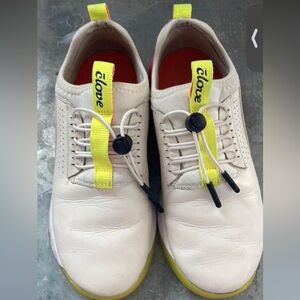CLOVE | Clove nursing shoes, limited edition lemon aid, size 6.5.